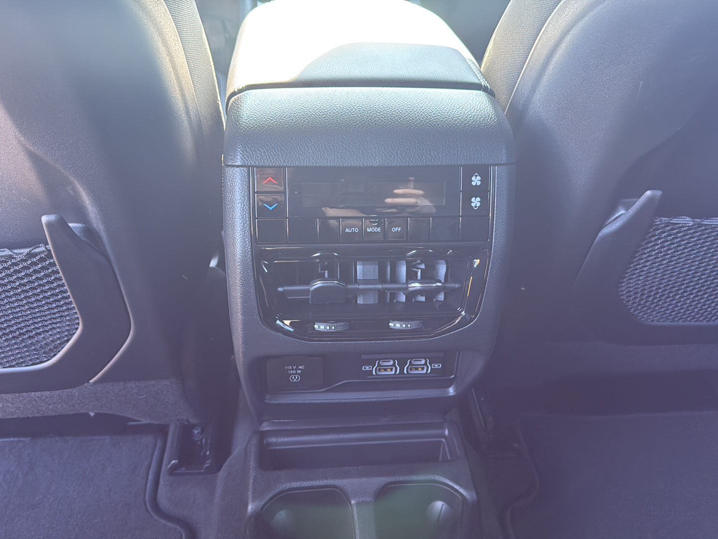 2025 Jeep Grand Cherokee Altitude X photo 23