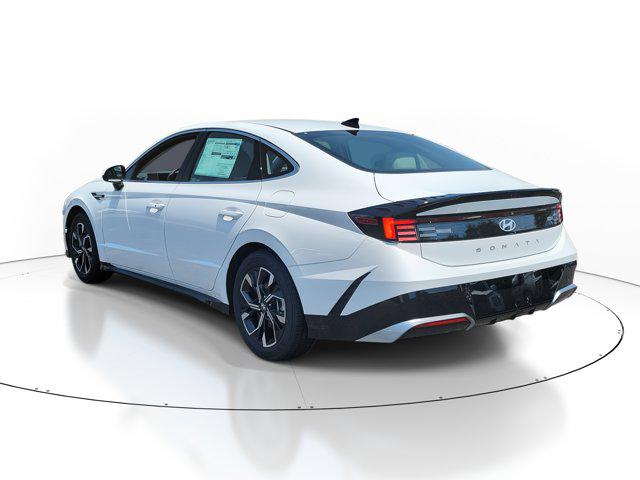 2025 Hyundai Sonata SEL photo 3