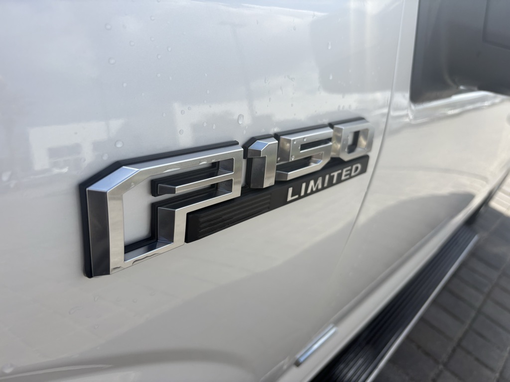 2017 Ford F-150 Limited photo 6