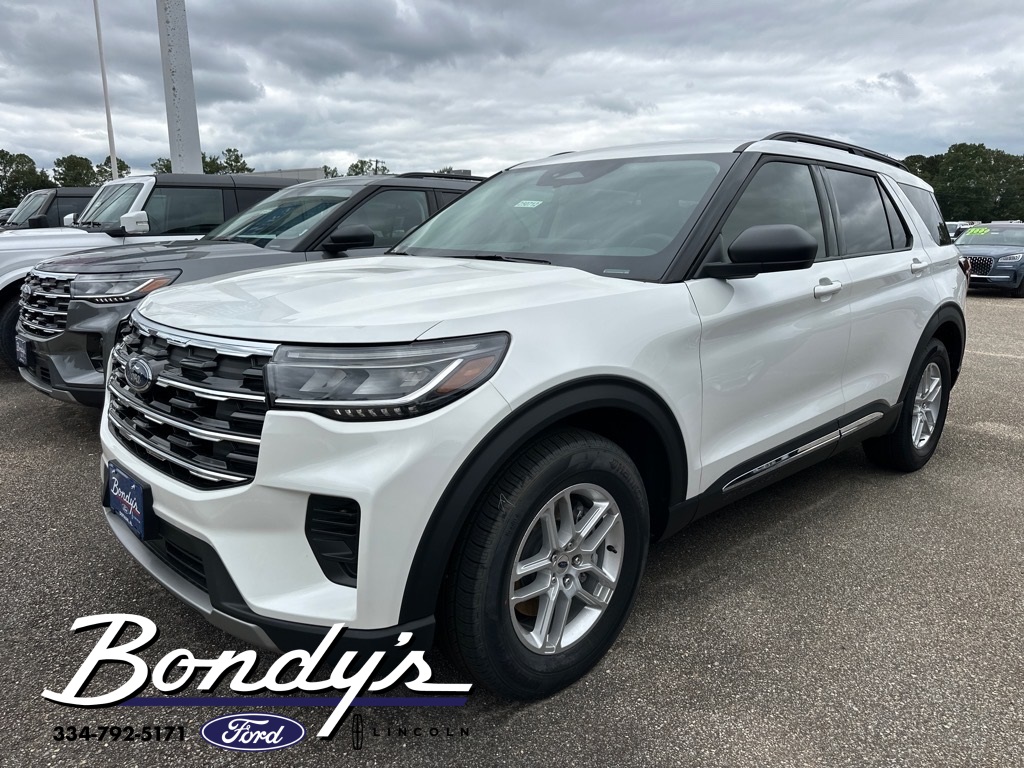 2025 Ford Explorer photo 2
