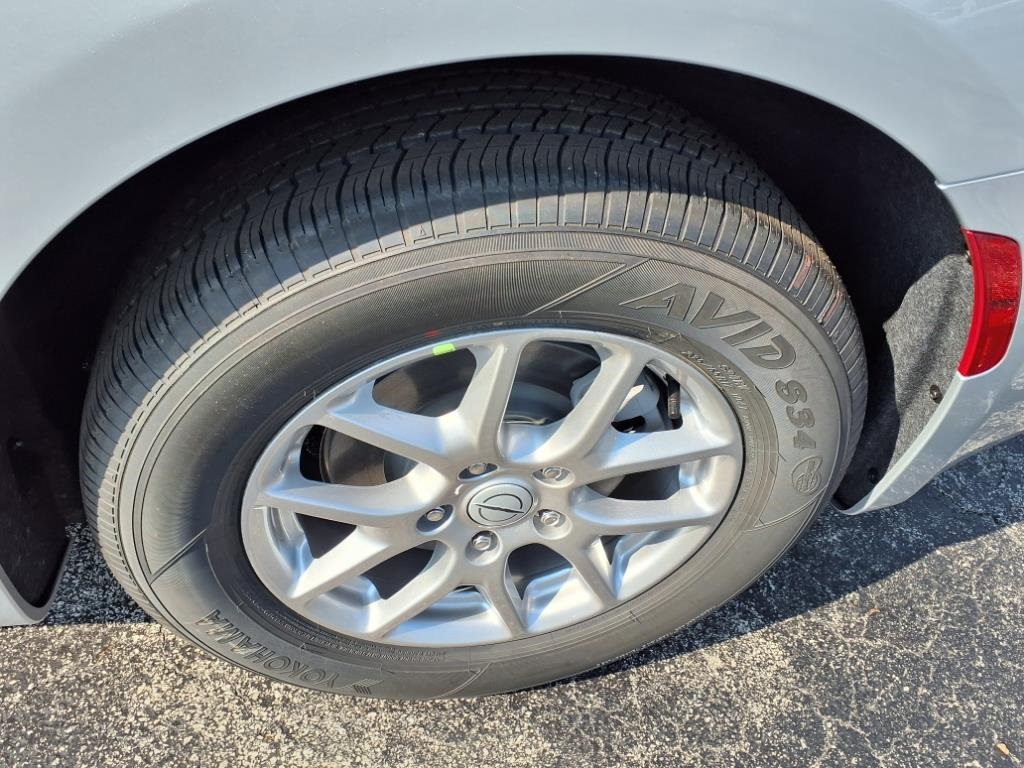 2026 Chrysler Pacifica photo 5
