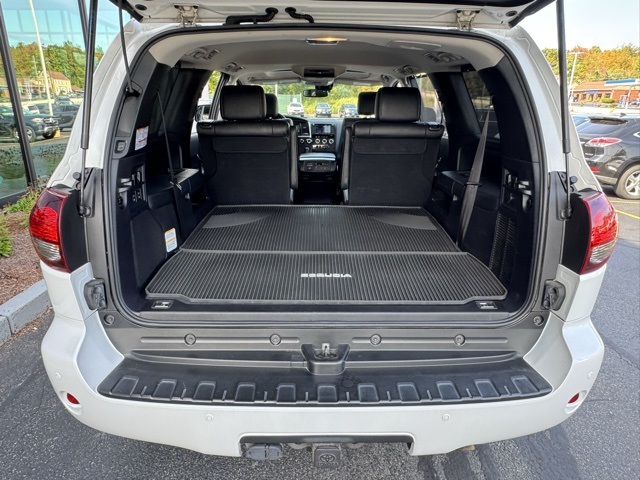 2022 Toyota Sequoia photo 13