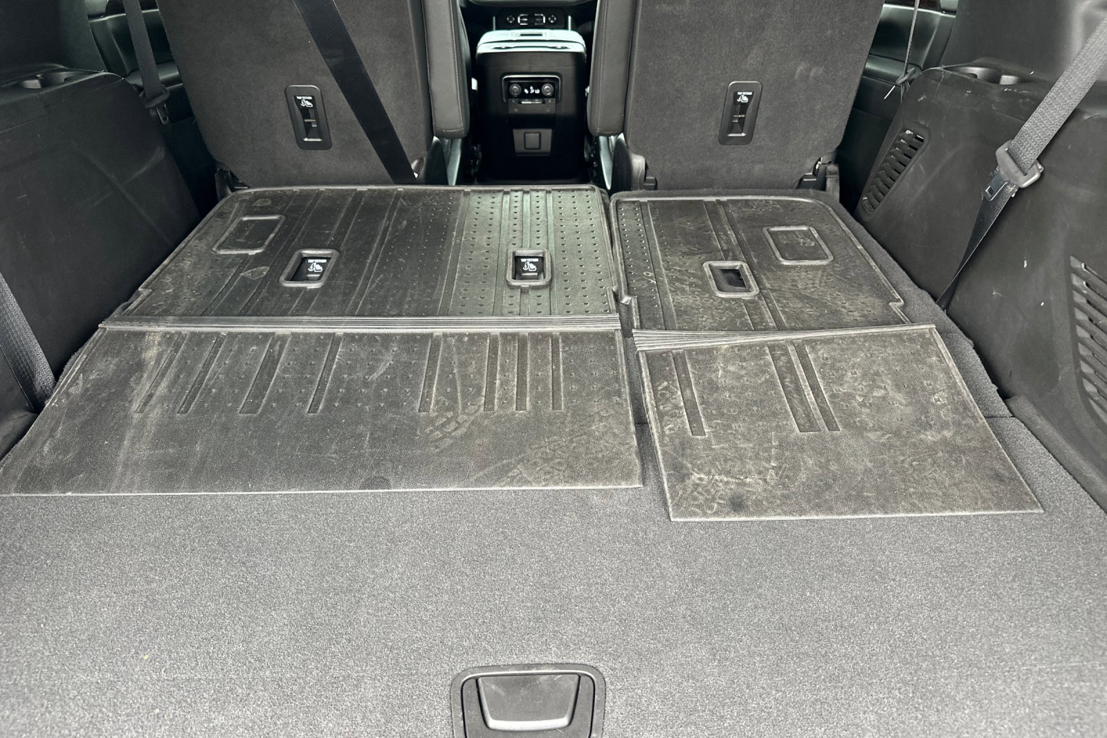 2022 Chevrolet Tahoe Z71 photo 14