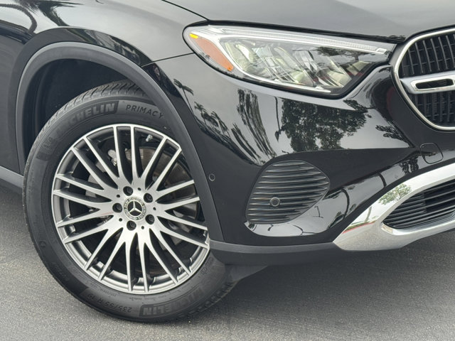 2024 Mercedes Benz GLC 300 4MATIC photo 2