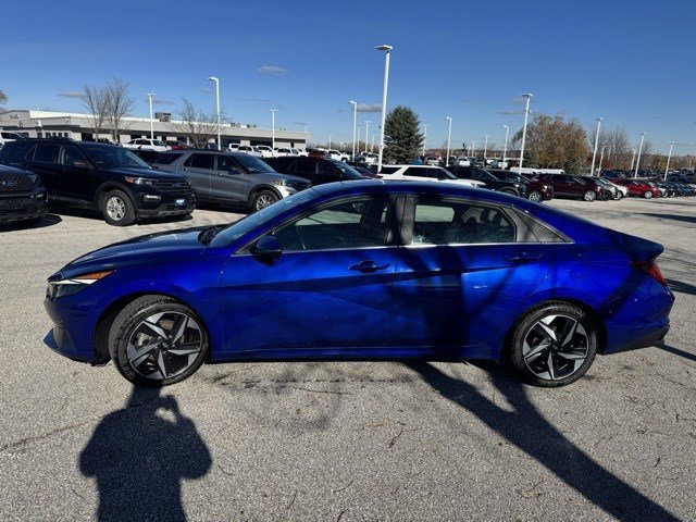 2023 Hyundai Elantra Limited photo 4
