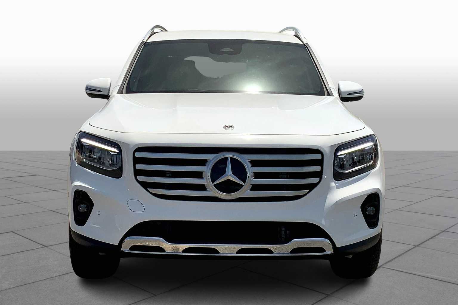 2025 Mercedes Benz GLB 250 photo 3