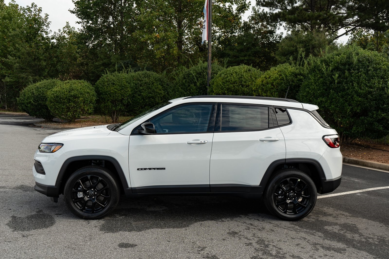 2026 Jeep Compass Latitude photo 4