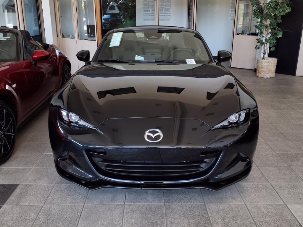 2025 Mazda MX-5 Miata Miata RF Grand Touring photo 2