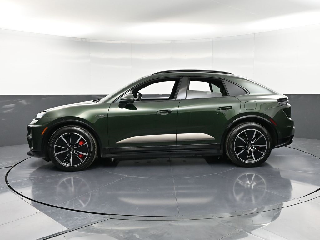 2024 Porsche Macan Turbo Electric photo 2