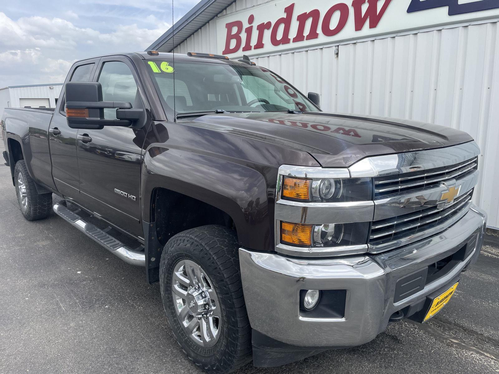 2016 Chevrolet Silverado 2500HD LT photo 3