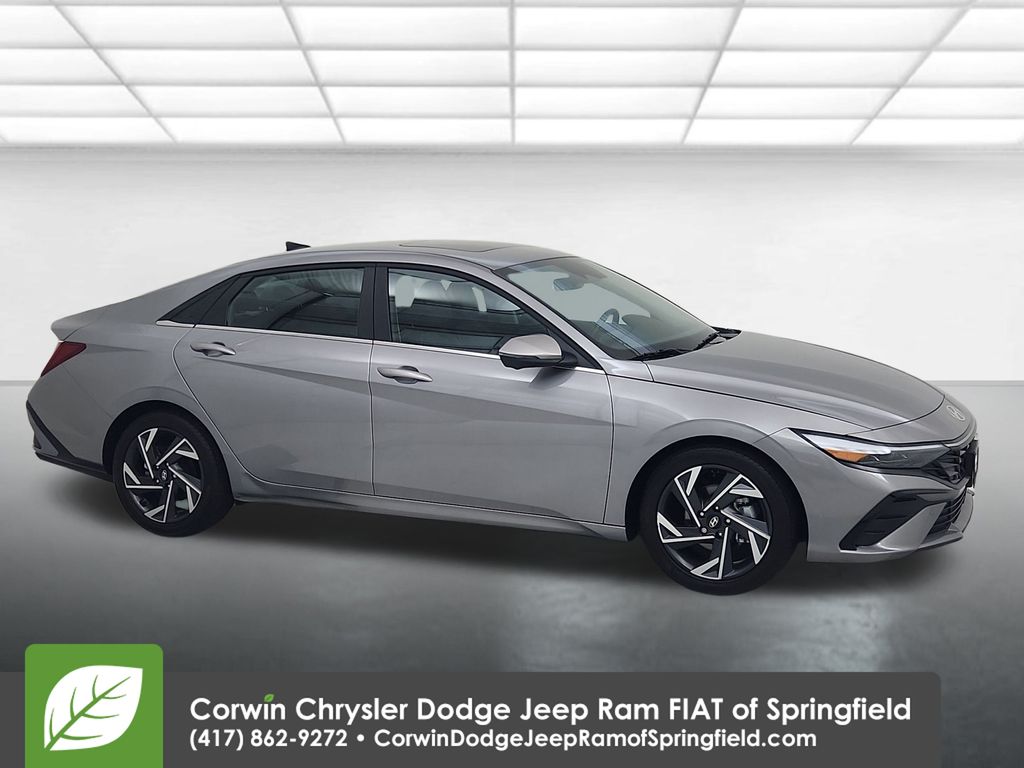 2024 Hyundai Elantra Limited's photo