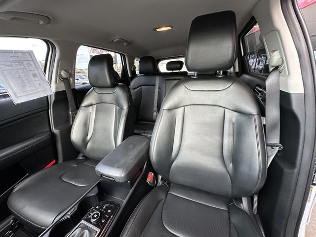 2025 Kia Sportage EX photo 13