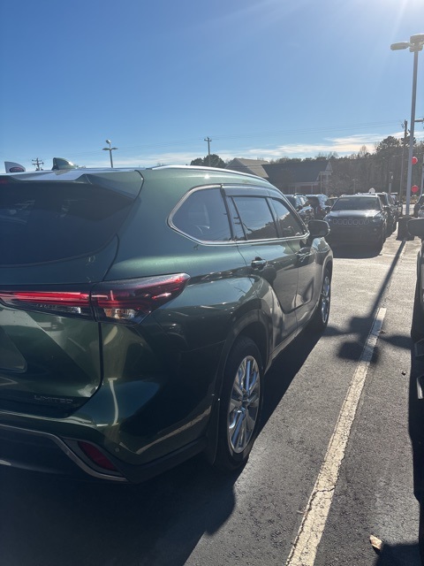 2025 Toyota Highlander Limited photo 3