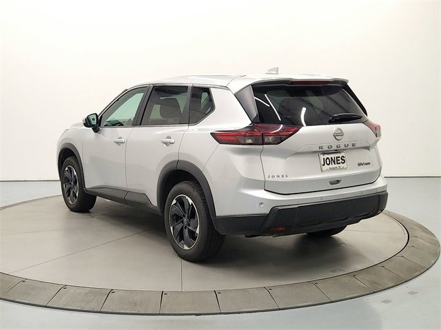 2024 Nissan Rogue SV photo 4