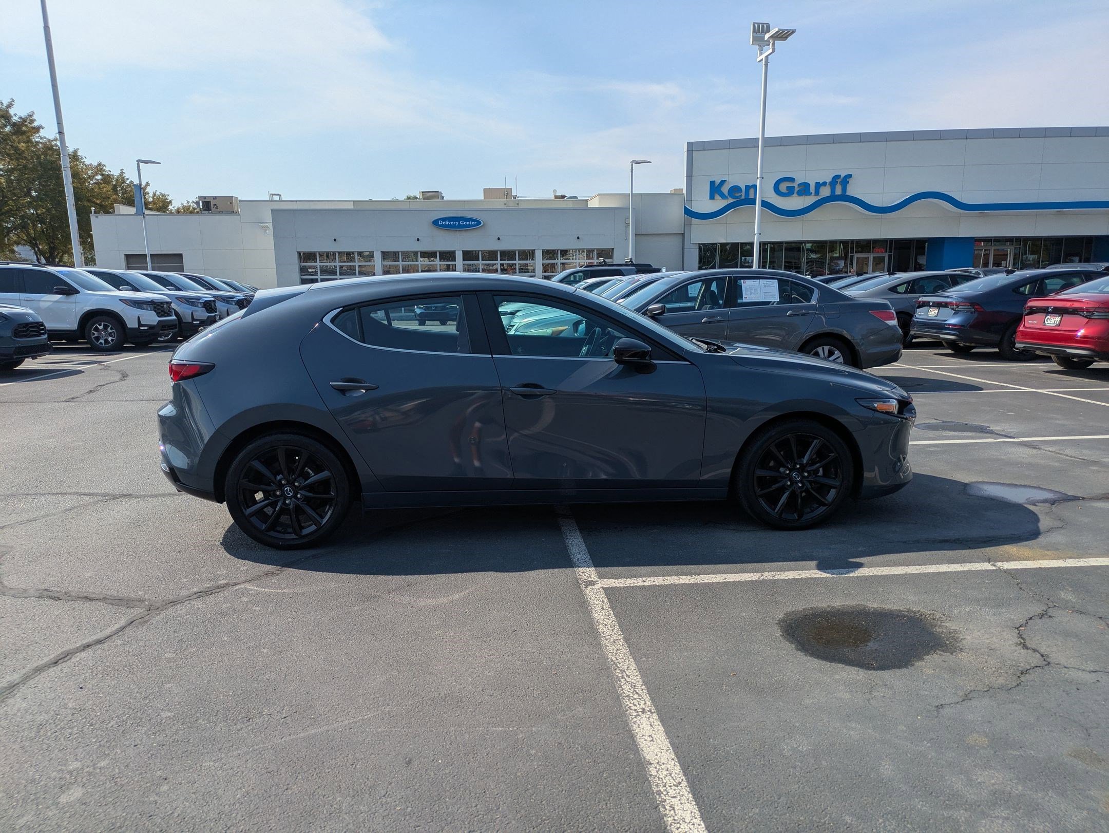 2024 Mazda Mazda3 Hatchback 2.5 s Carbon photo 2