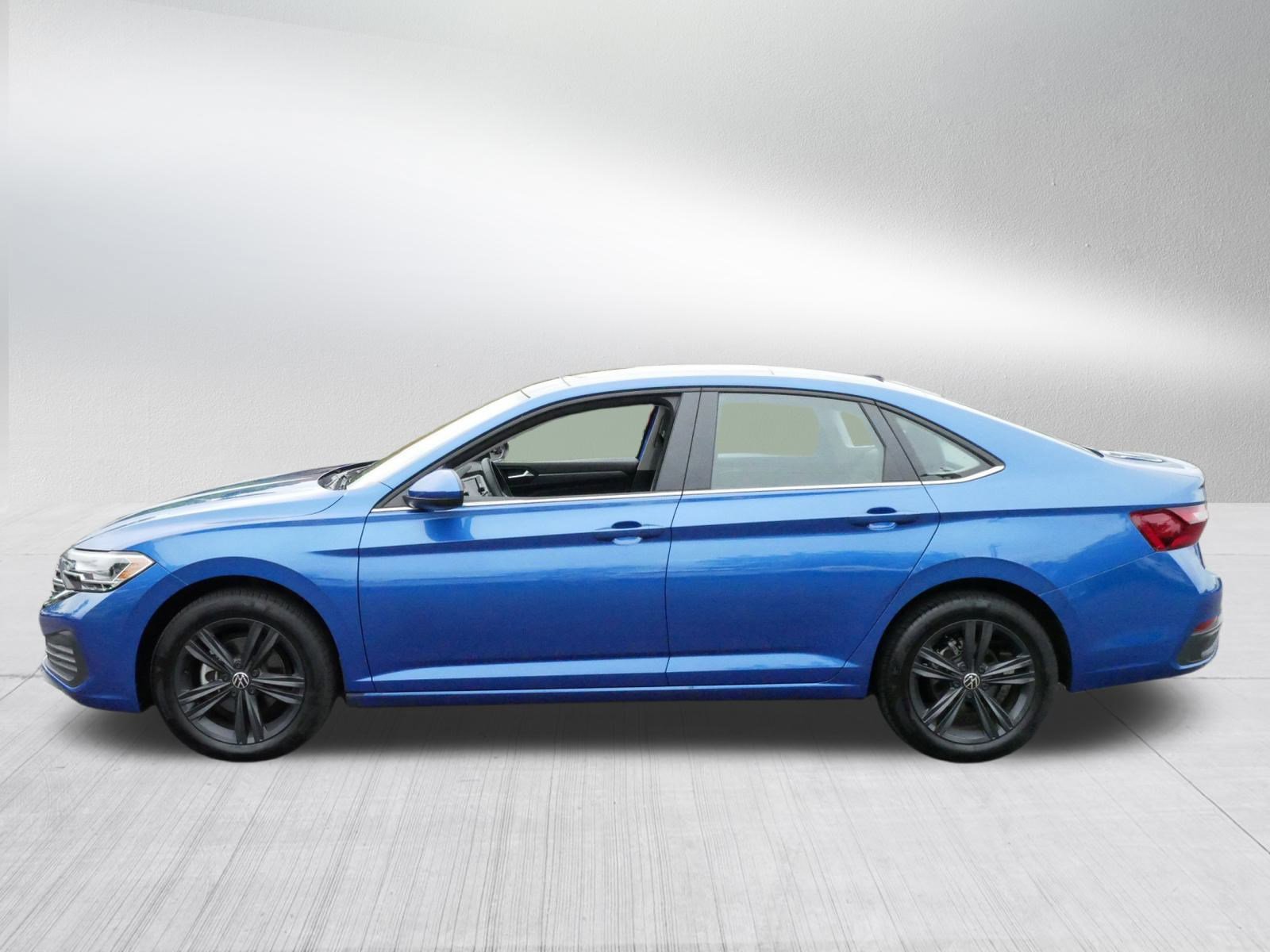 2024 Volkswagen Jetta SE photo 4