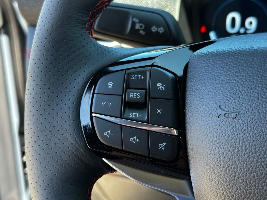 2025 Ford Explorer ST-Line photo 12