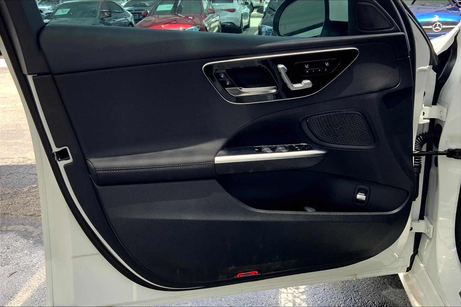 2025 Mercedes Benz C 300 photo 12