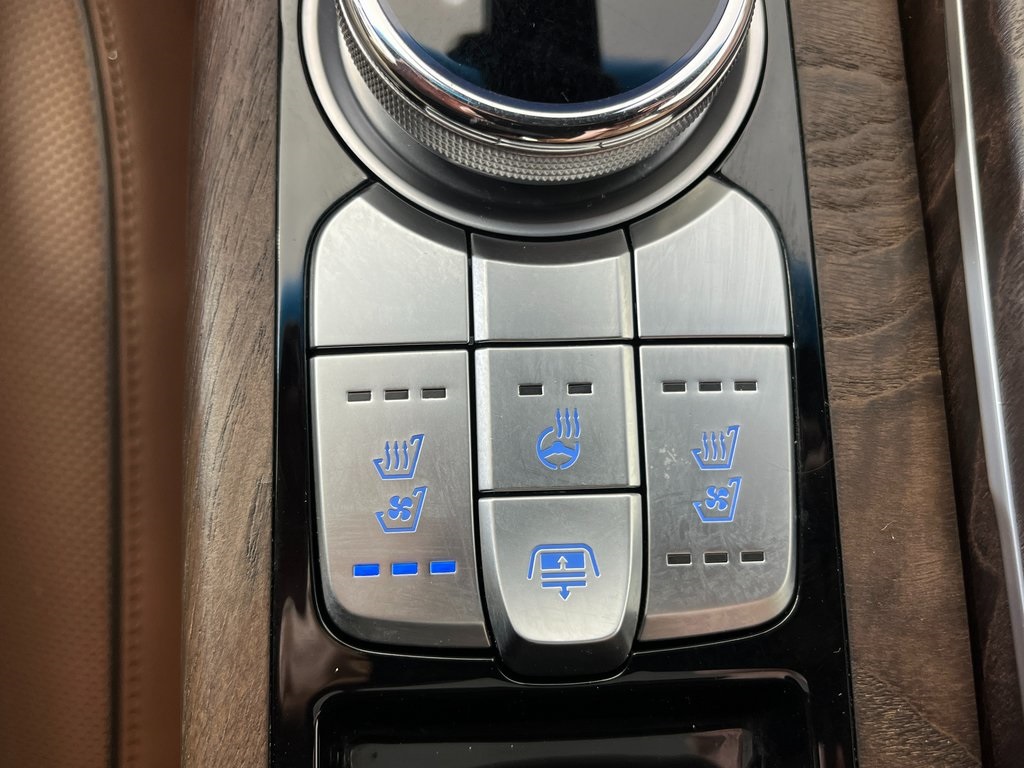 2021 Genesis G90 5.0 Ultimate photo 10