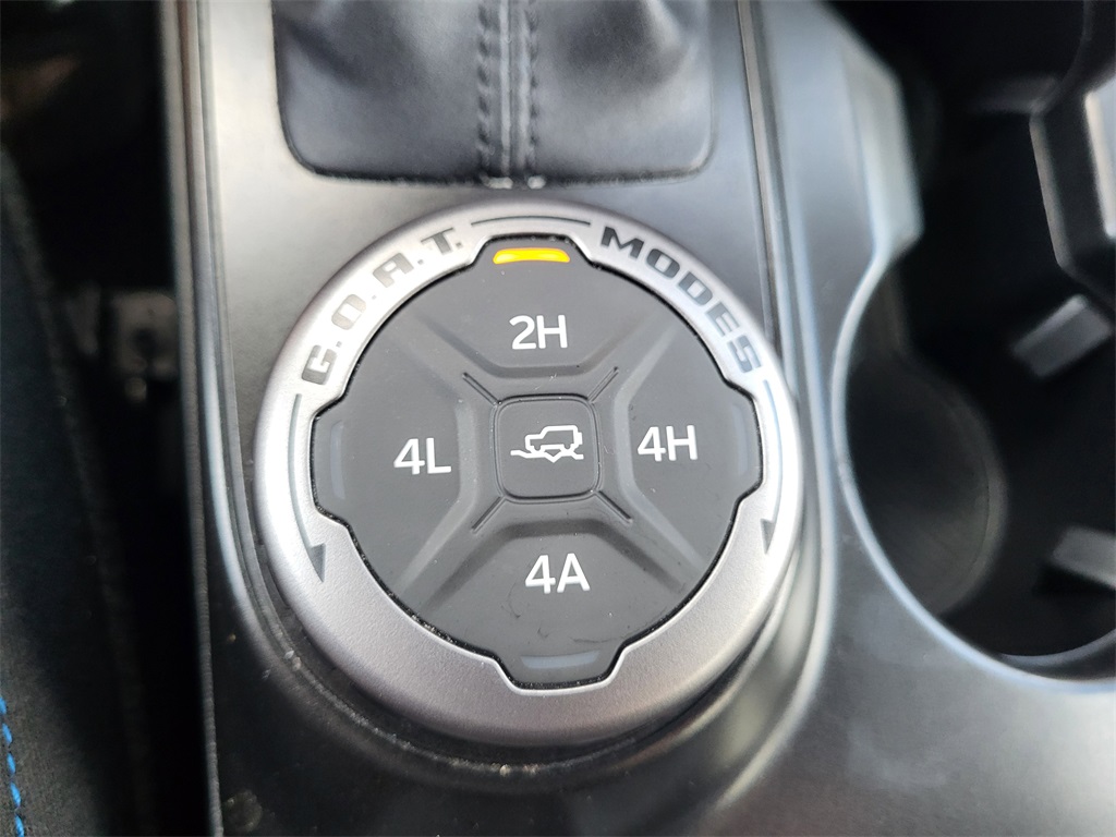 2022 Ford Bronco Outer Banks photo 13