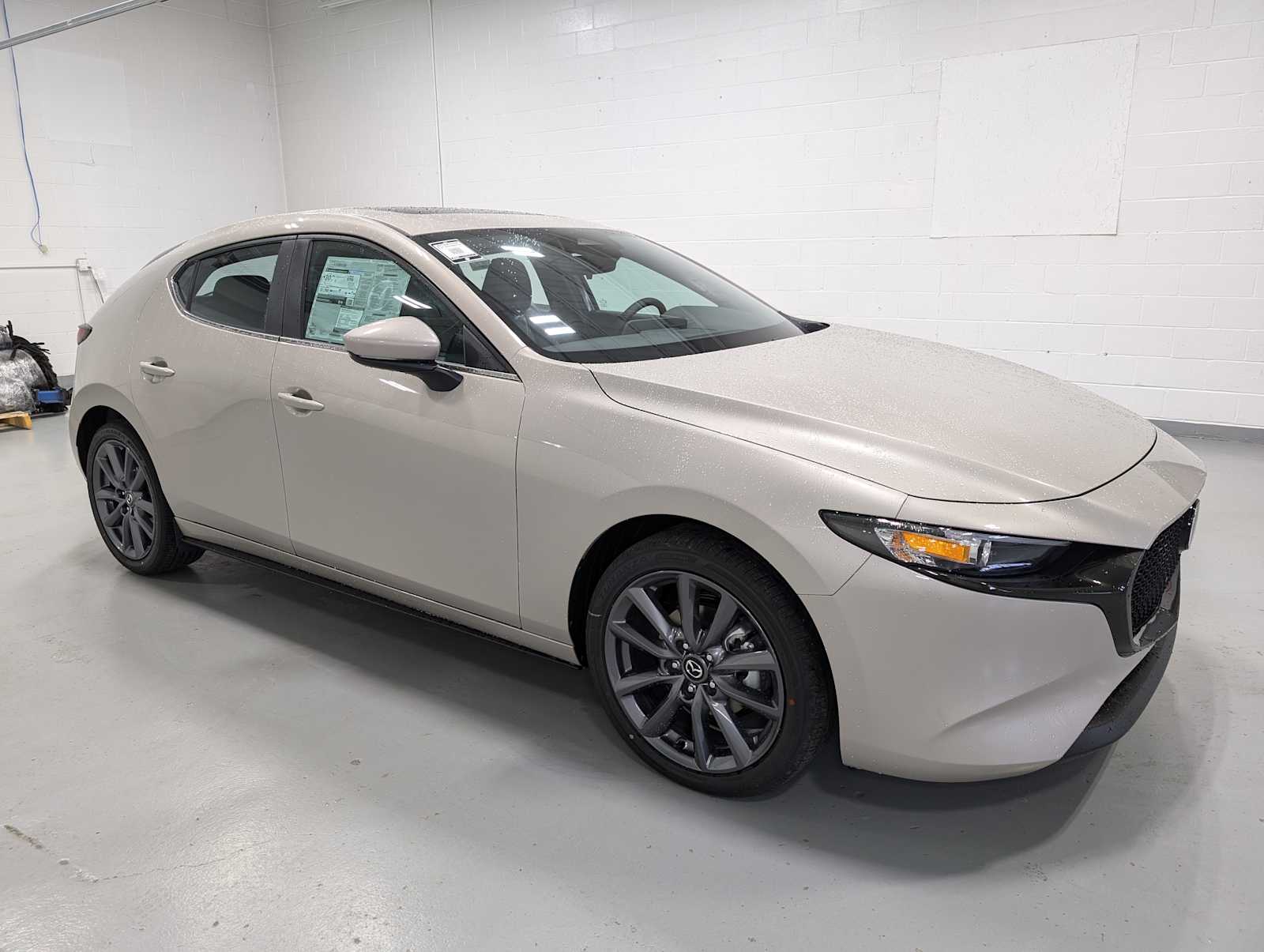 2025 Mazda Mazda3 Hatchback 2.5 s Preferred photo 4