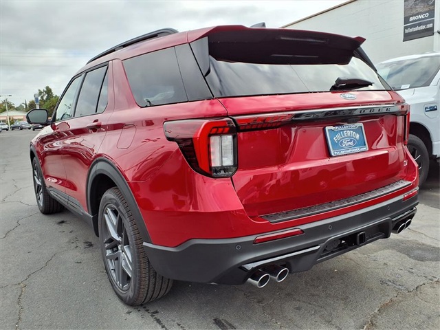 2025 Ford Explorer ST photo 2
