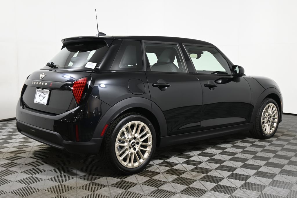 2026 Mini Cooper Hardtop S 4 Door Iconic photo 7