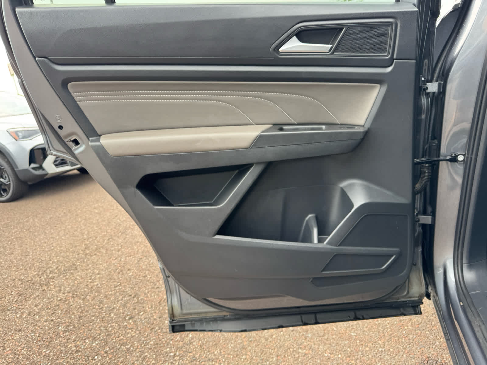 2023 Volkswagen Atlas Cross Sport V6 SE Technology photo 29