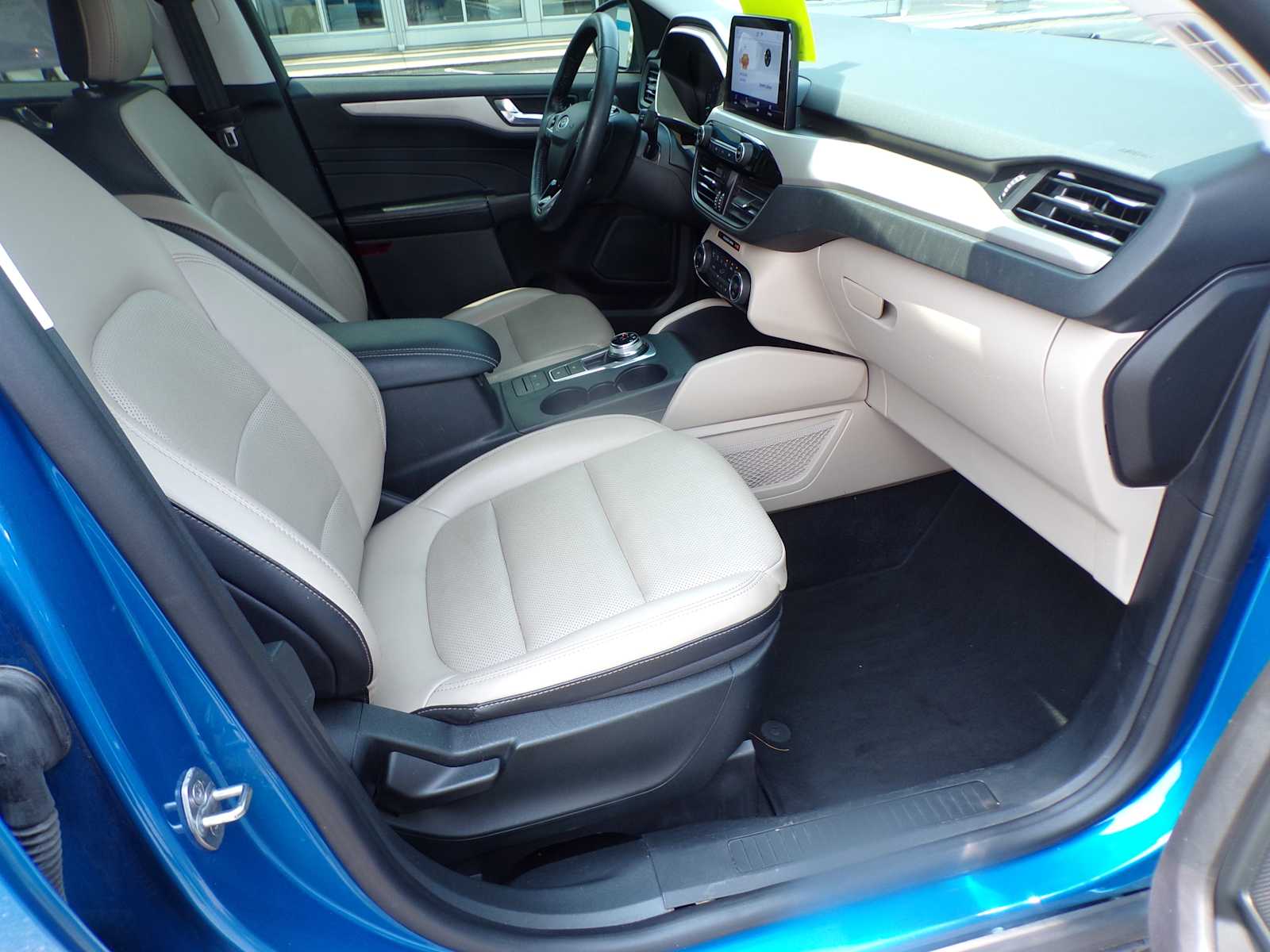 2021 Ford Escape SEL photo 16