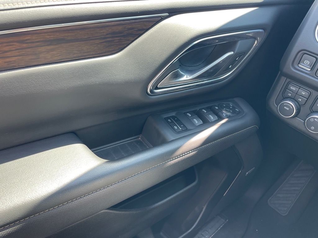 2023 Chevrolet Suburban Premier photo 19