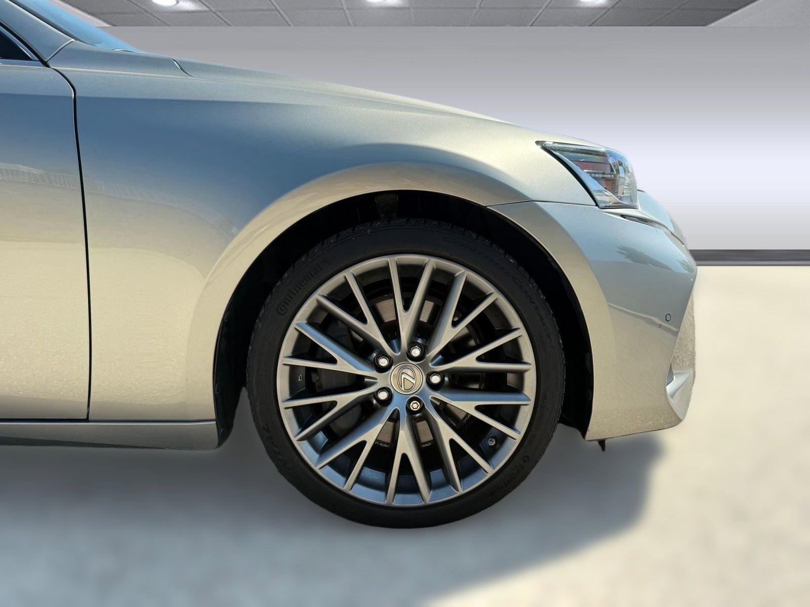2019 Lexus IS 300 photo 9