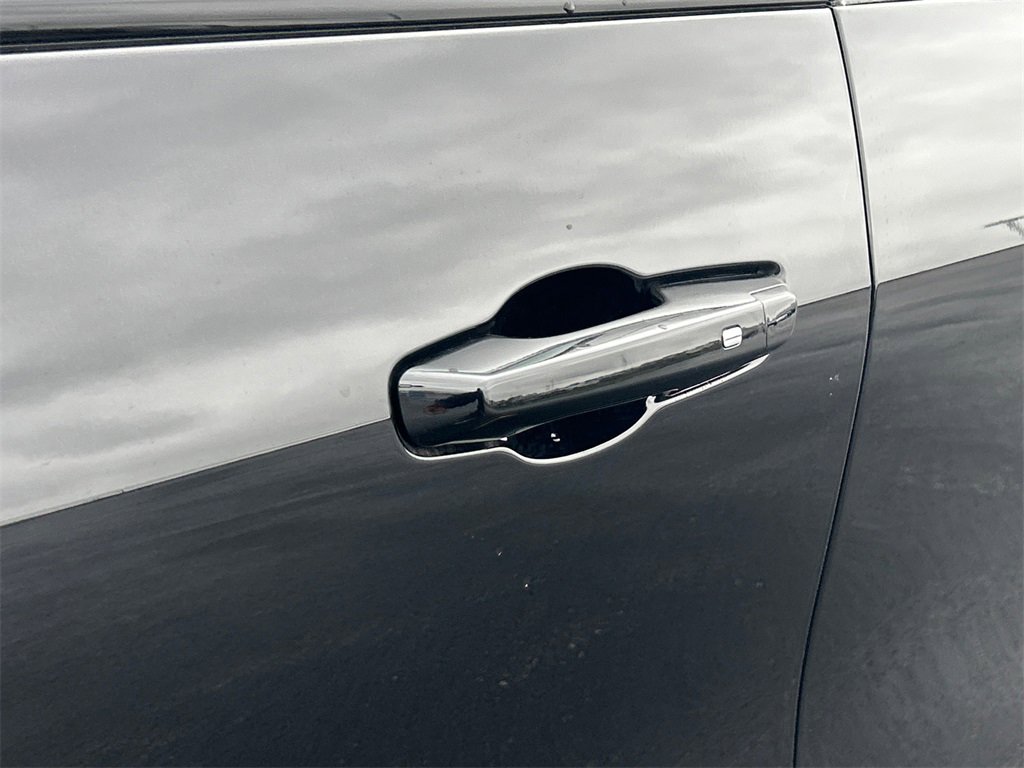 2026 GMC ACADIA - Image 12