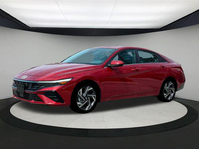 2024 Hyundai Elantra SEL Convenience photo 2
