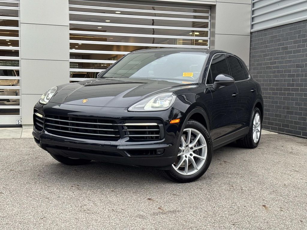 2023 Porsche Cayenne Base's photo