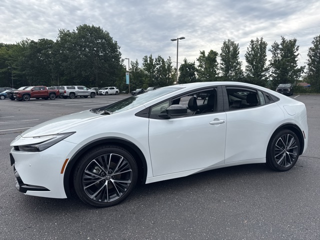2024 Toyota Prius XLE photo 7