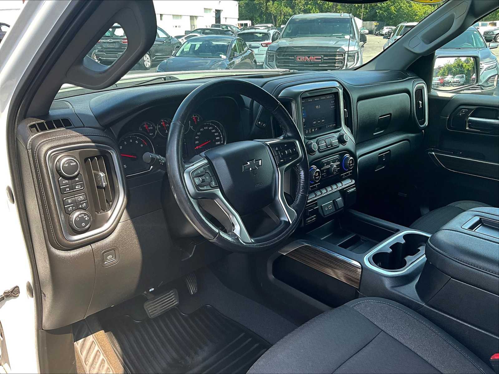 2022 Chevrolet Silverado 1500 RST photo 8