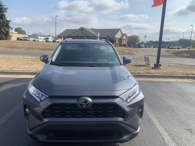 2021 Toyota RAV4 XLE photo 2
