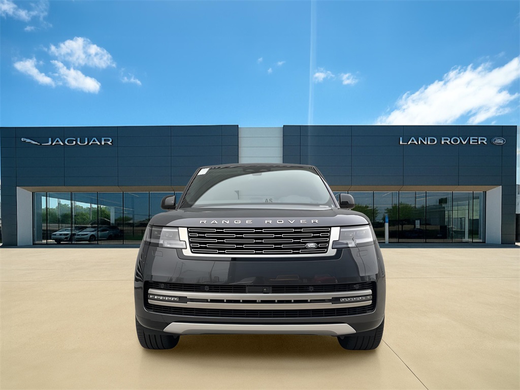 2025 Land Rover Range Rover SE photo 3