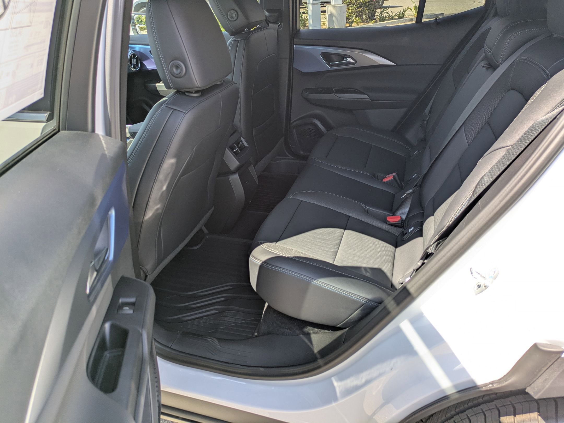 2026 Chevrolet Equinox EV 1LT photo 12