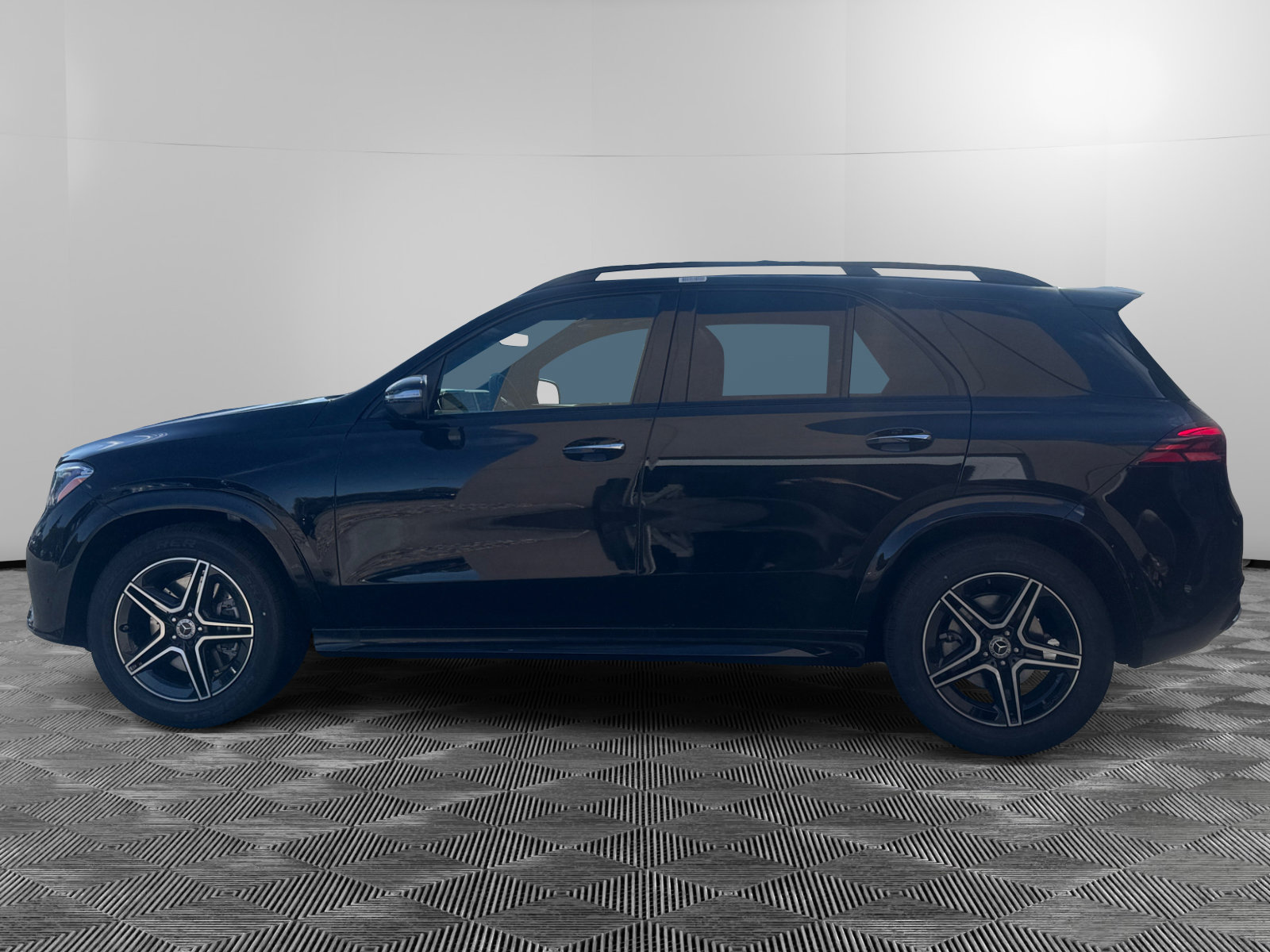 2026 Mercedes Benz GLE 350 4MATIC photo 2