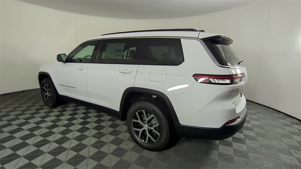 2025 Jeep Grand Cherokee Limited photo 4