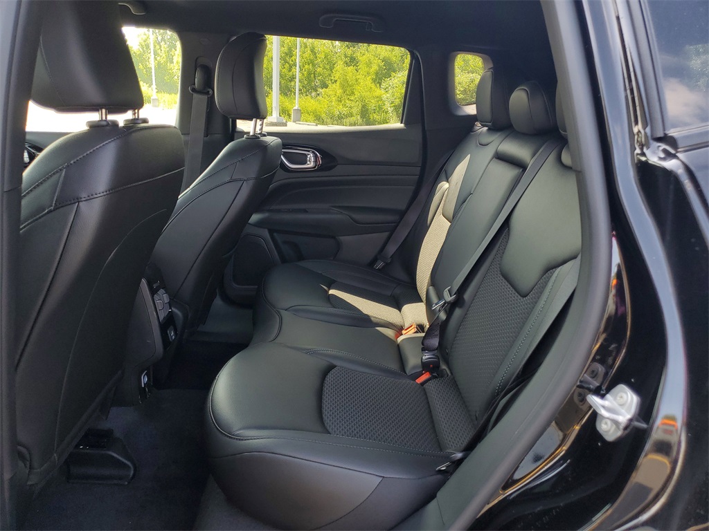 2025 Jeep Compass Latitude photo 7