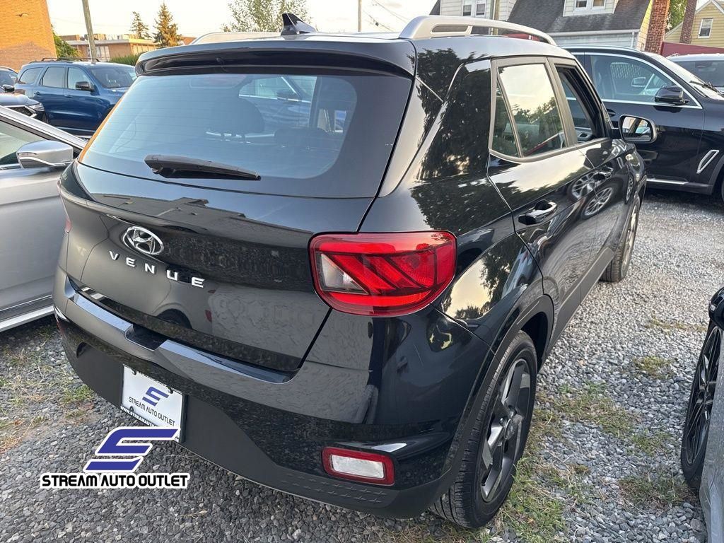 2022 Hyundai Venue SEL Limited photo 8