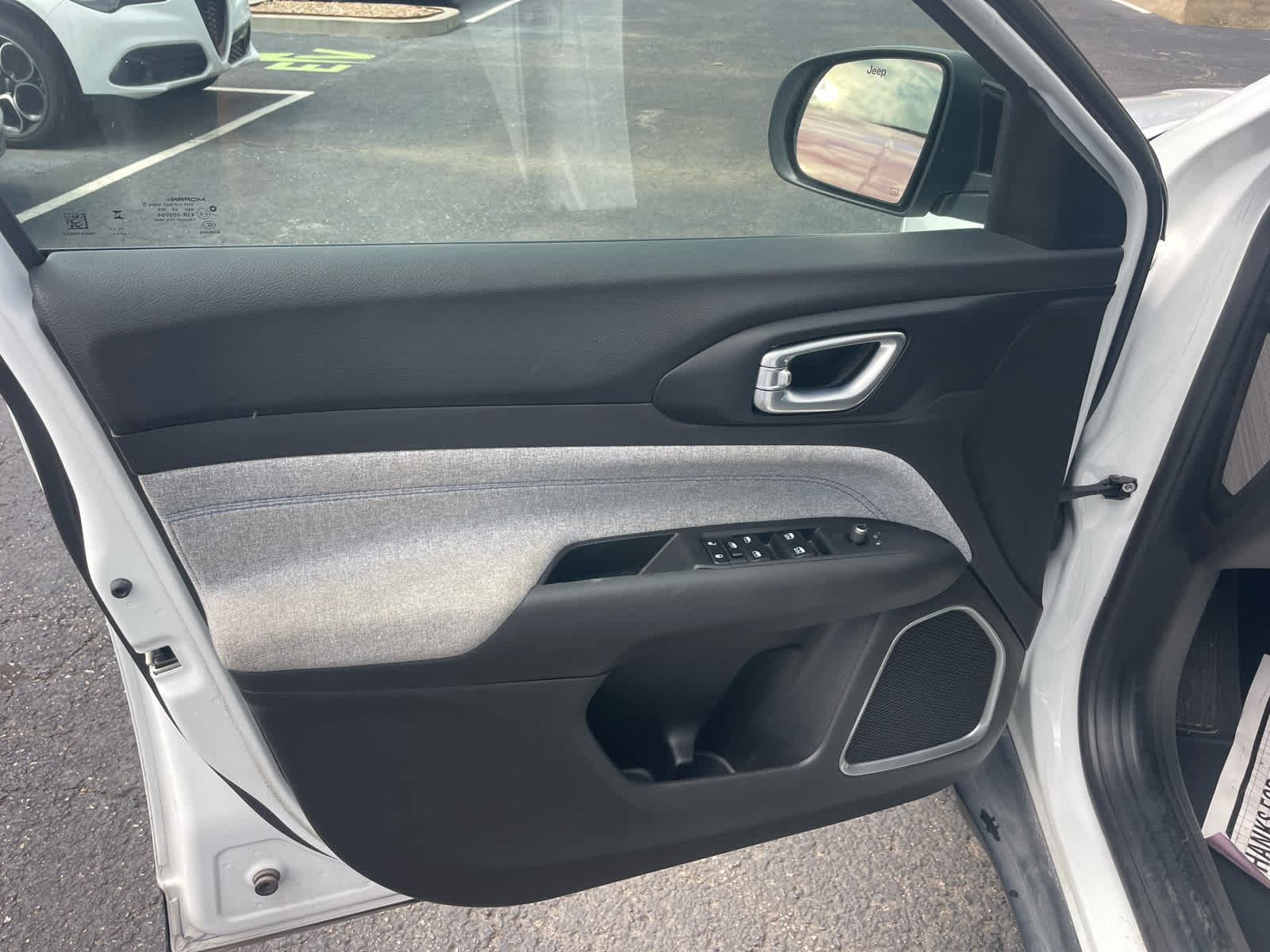 2024 Jeep Compass Latitude photo 11