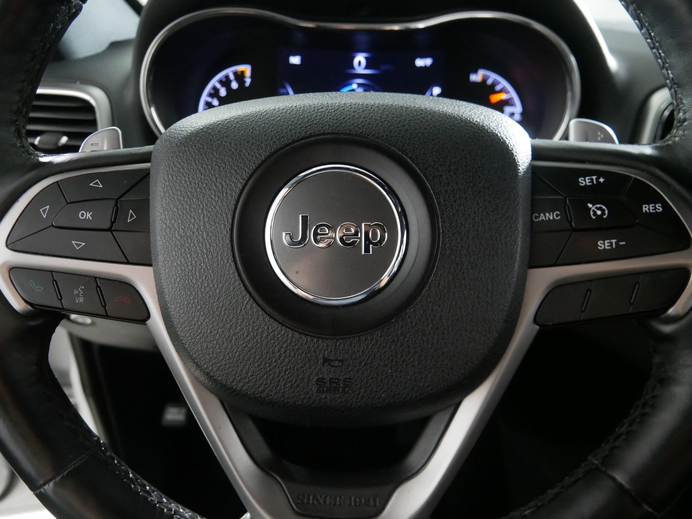 2017 Jeep Grand Cherokee Altitude photo 21