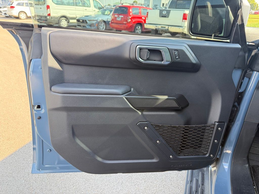 2025 Ford Bronco Outer Banks photo 5