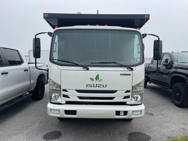 2022 Isuzu NRR photo 2