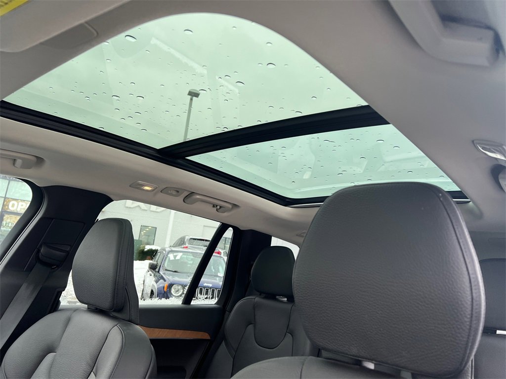 2023 VOLVO XC90 - Image 24