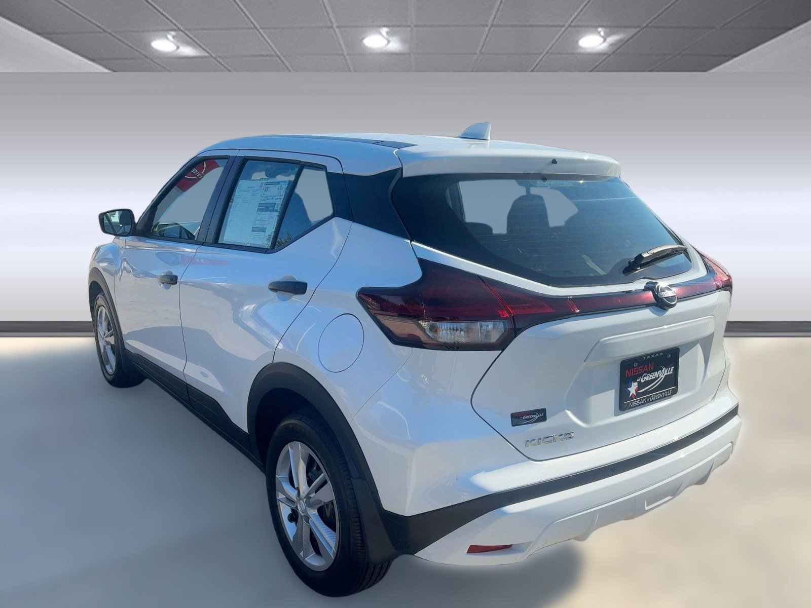 2025 Nissan Kicks Play S photo 3