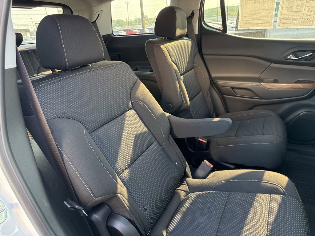 2023 Gmc Acadia SLE photo 13
